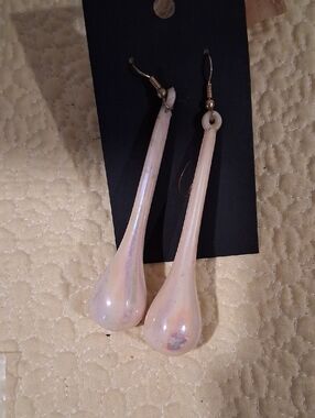 Iridescent Pink Teardrop Dangle Earrings — Lightweight Fashion Jewelry